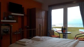 Orange Fodele