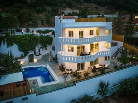 Wine Dark Sea Luxury Villa Artemis