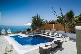 Wine Dark Sea Luxury Villa Artemis