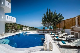 Wine Dark Sea Luxury Villa Artemis