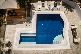 Wine Dark Sea Luxury Villa Artemis