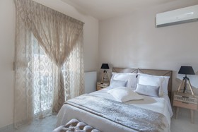 Wine Dark Sea Luxury Villa Artemis