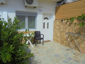 Yannis Residences