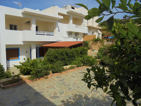 Yannis Residences
