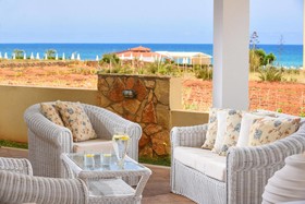 Ammos Apartments & Suites