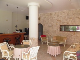 Arkadi Apartments