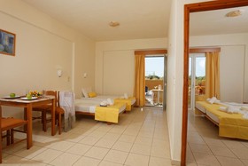 Danelis Studios & Apartments