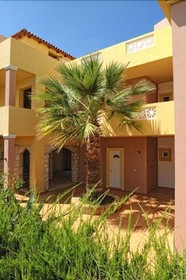 Frixos Hotel & Apartments