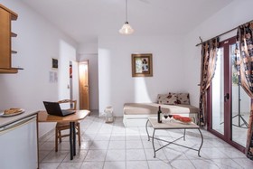 Irida Hotel Apartments by Estia