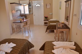 Kastro Beach Apartments