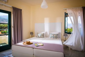 Kristalli Hotel Apartments