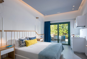 Kristalli Hotel Apartments