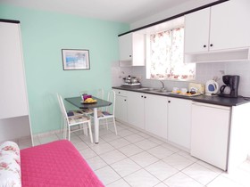 Malia Star Apartments & Taverna