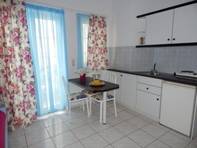 Malia Star Apartments & Taverna