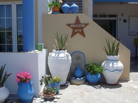 Malia Star Apartments & Taverna