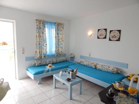 Malia Star Apartments & Taverna