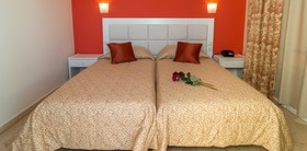 Manolis Apartments
