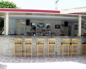 Manolis Apartments