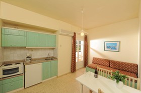 Manolis Apartments