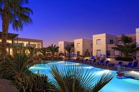Meropi Hotel & Apartments