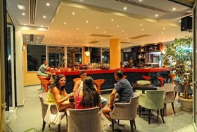 Meropi Hotel & Apartments