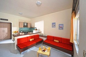 Meropi Hotel & Apartments