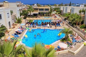 Meropi Hotel & Apartments