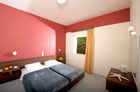Meropi Hotel & Apartments