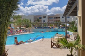 Meropi Hotel & Apartments