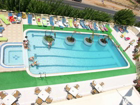 Nikos Hotel