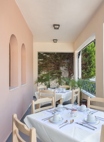 Niriedes - Dionisos Village