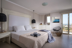 Notos Heights Hotel & Suites