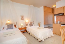 Notos Heights Hotel & Suites