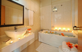 Notos Heights Hotel & Suites