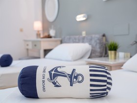 Pasiphae Hotel