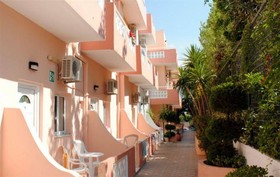 Primavera Beach Studios & Apartments