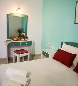Theoni Apartment