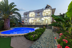 Kamelia Apartments