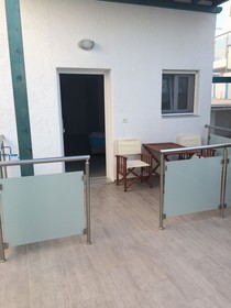 Socrates Apartments & Restaurant