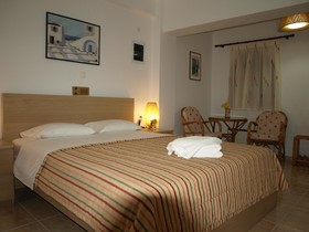 Kastro Studios & Apartments