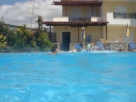 Sarikampos Beach