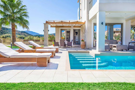 Villa Alexandros