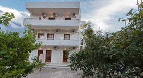 Filoxenia Studios and Apartments