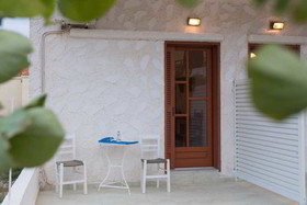 Filoxenia Studios and Apartments