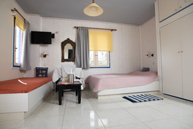 Art Hotel Korifi Suites