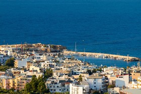 Art Hotel Korifi Suites