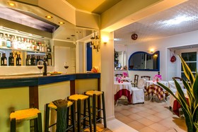 Art Hotel Korifi Suites