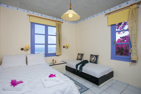 Art Hotel Korifi Suites