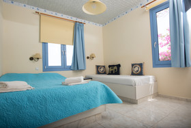 Art Hotel Korifi Suites