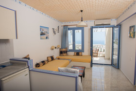 Art Hotel Korifi Suites